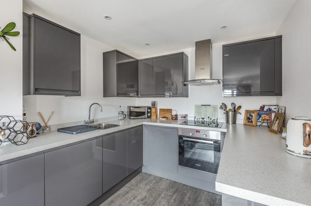 Property photo 1 of 6 Kitchen