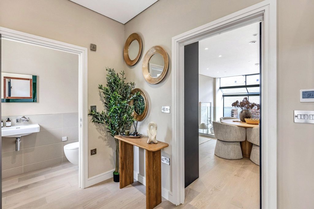 Property photo 3 of 17 Picture No. 11