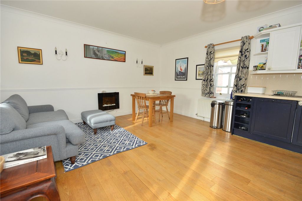 Property photo 3 of 9 Picture No. 17