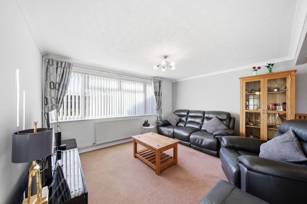 Property photo 3 of 25