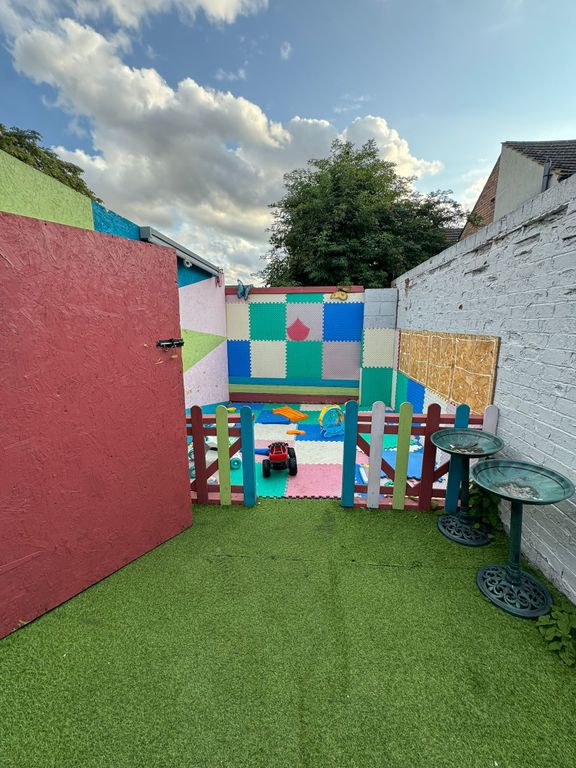 Property photo 2 of 18