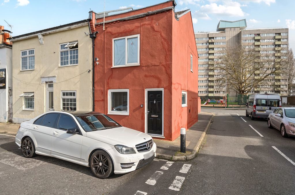 Property photo 1 of 12 1421607-16-69A98E...