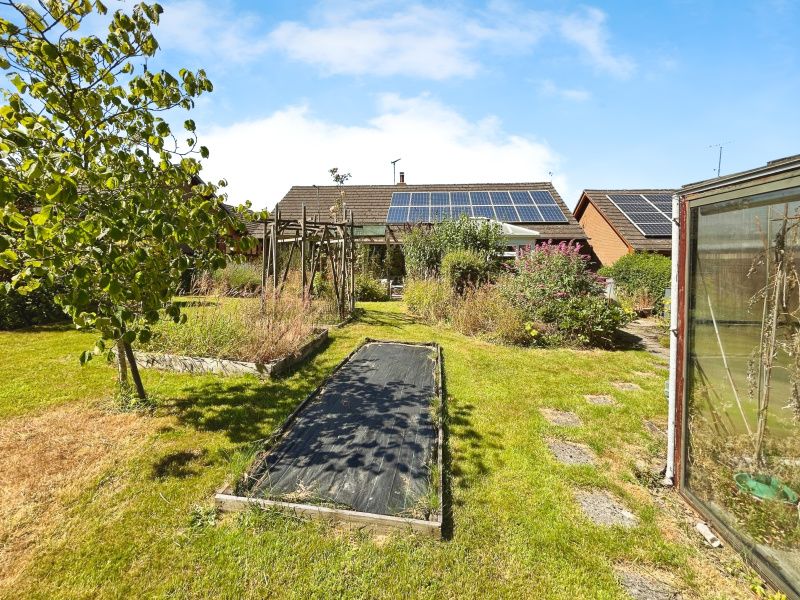 Property photo 2 of 16 3 Bedroom Detached Bungalow