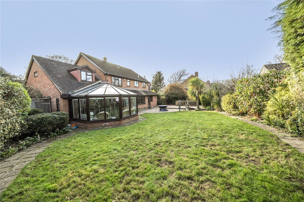 Property photo 2 of 27 Picture No. 16