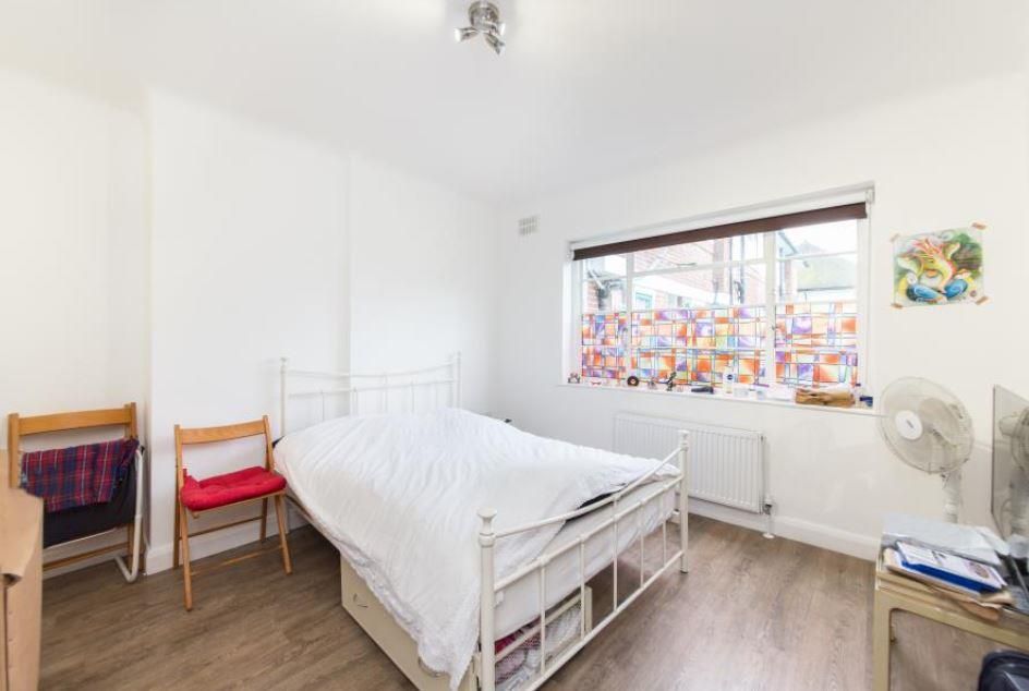 Property photo 3 of 7 Bedroom-Jpg-100