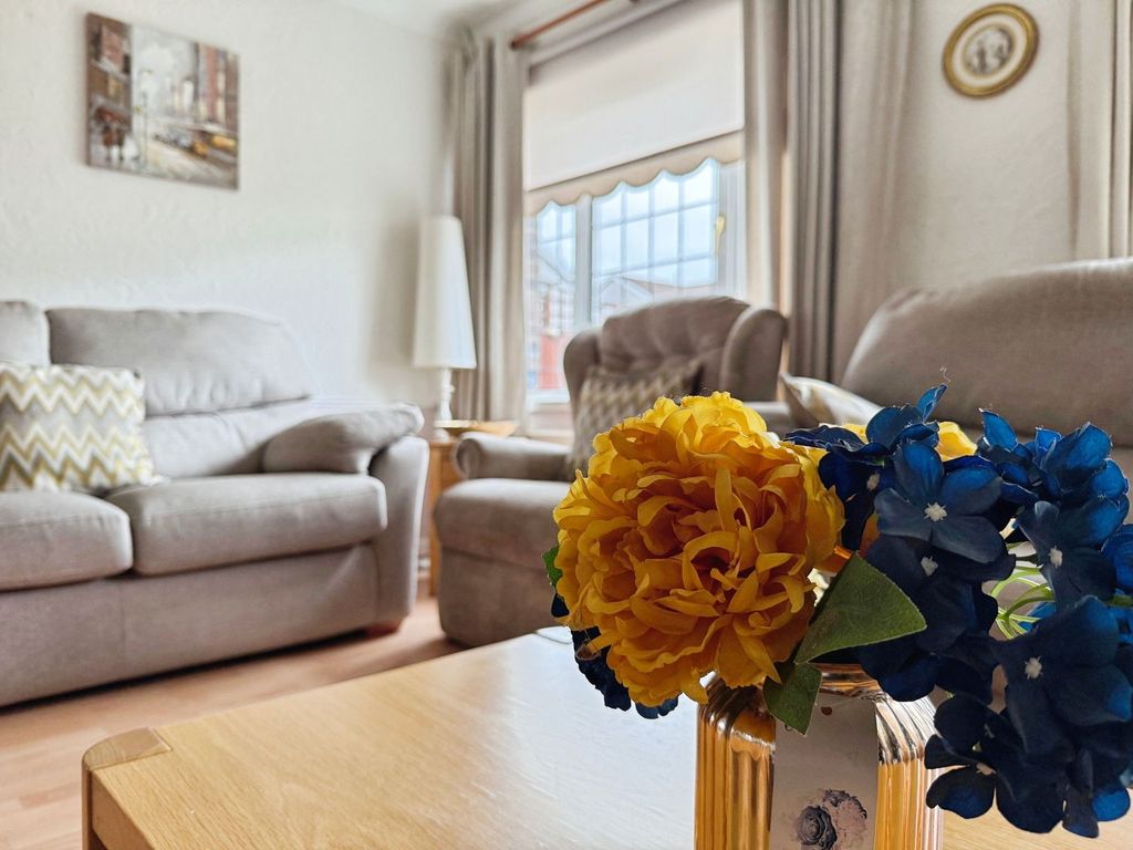 Property photo 3 of 17