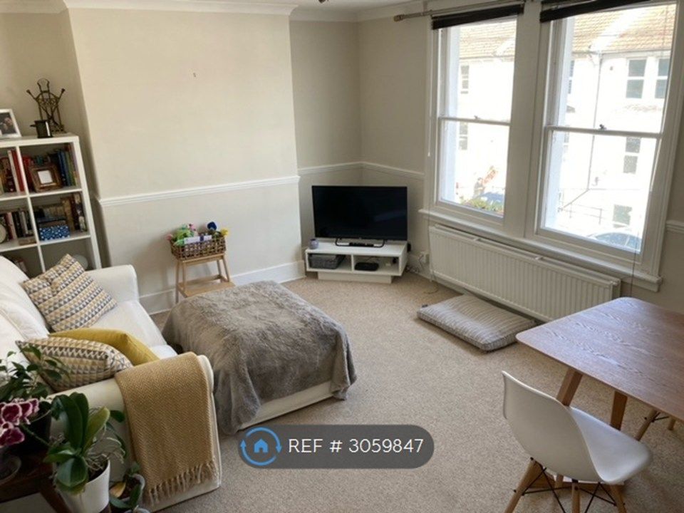 Property photo 2 of 10 Lounge
