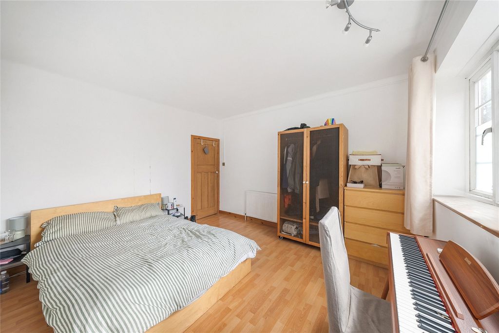 Property photo 3 of 6 Picture No. 08