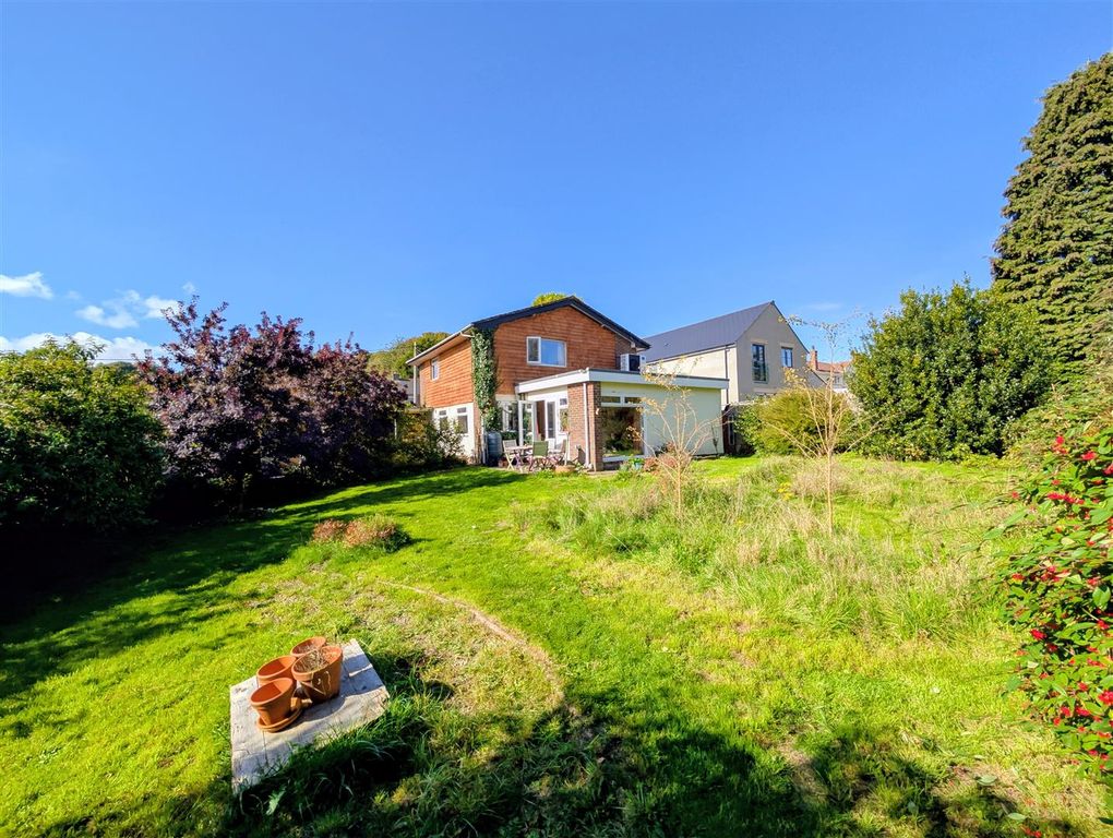 Property photo 1 of 21