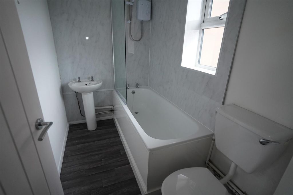 Property photo 2 of 7 Dsc00206.Jpg