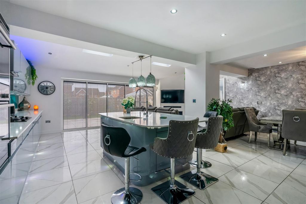 Property photo 2 of 27 Dsc01319.Jpg