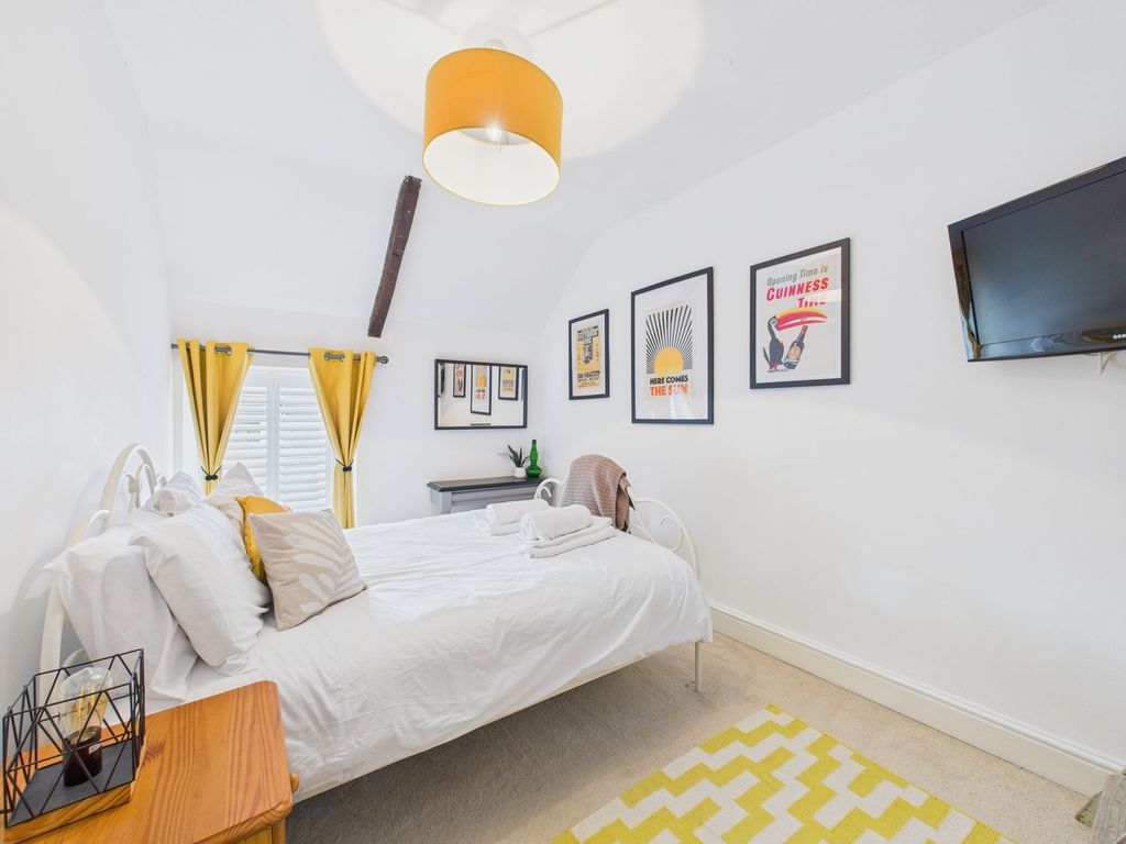 Property photo 3 of 24