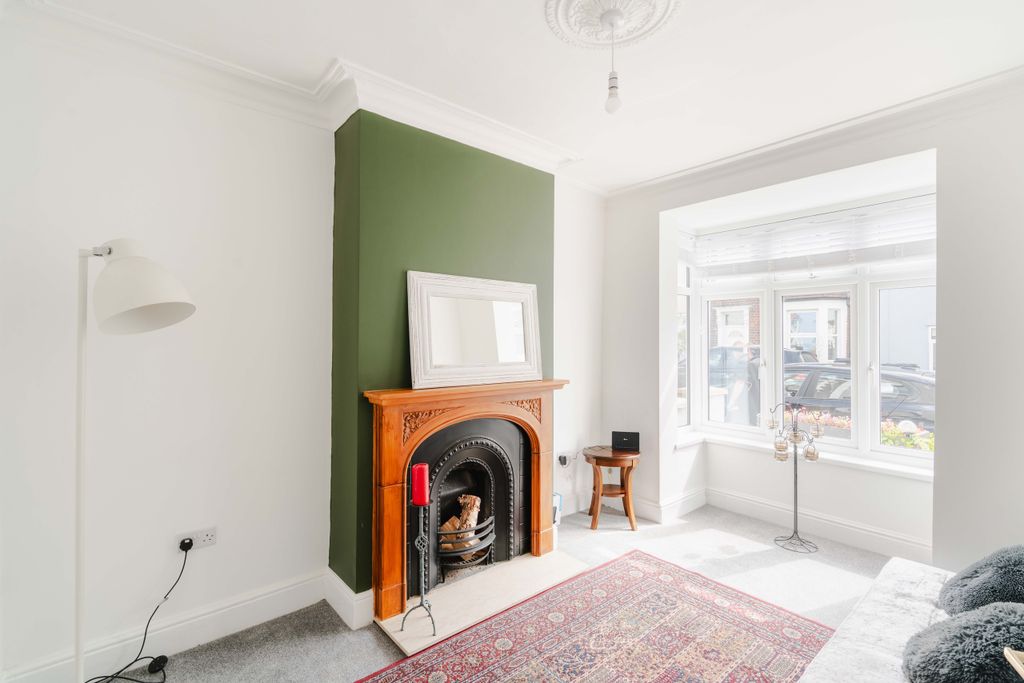 Property photo 2 of 11 9 (3)