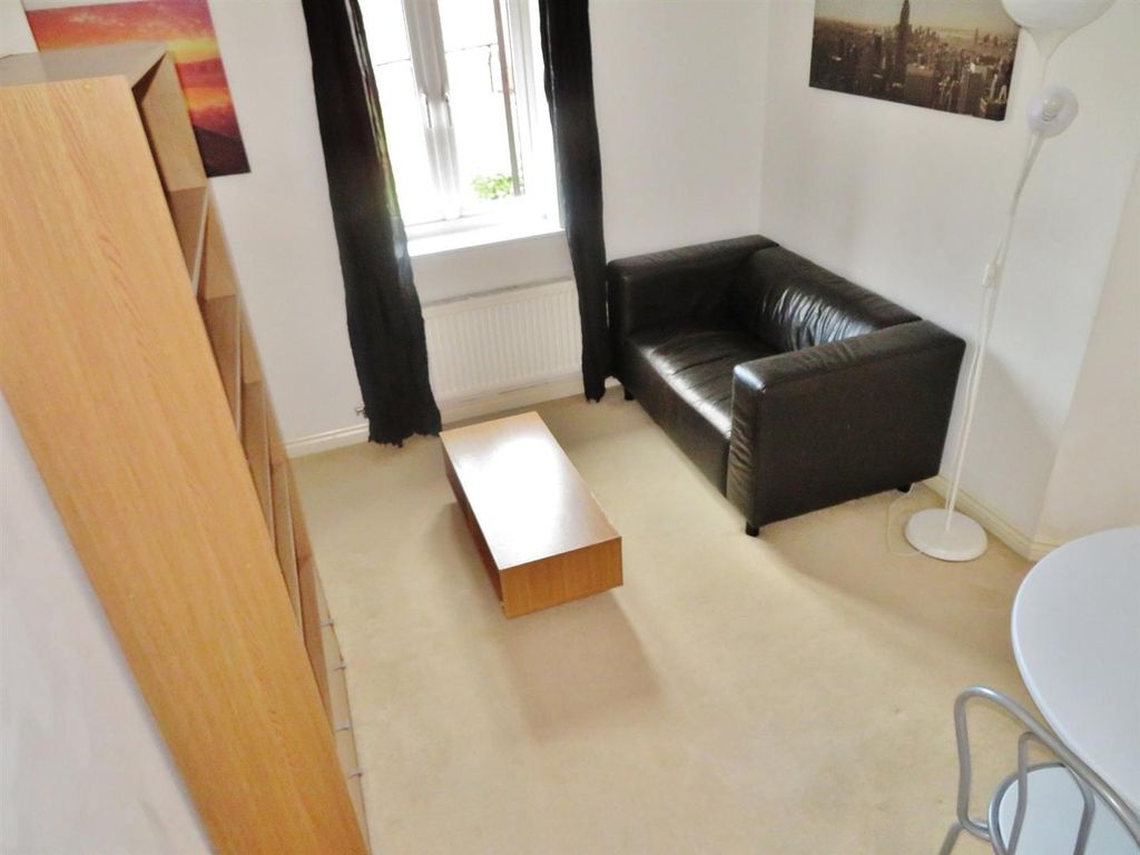 Property photo 2 of 6