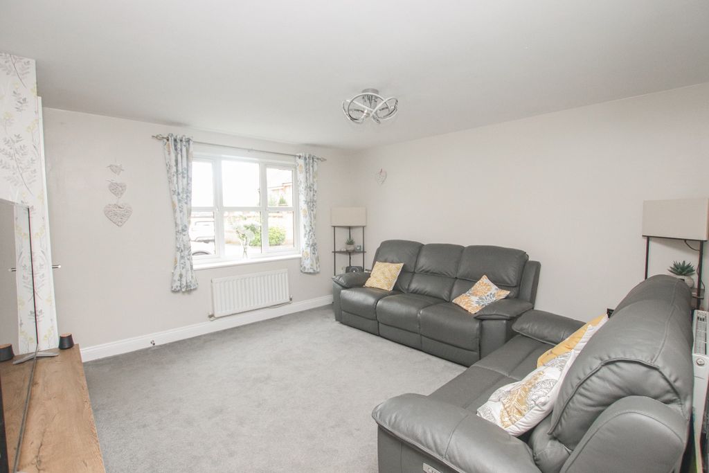 Property photo 2 of 18 4659261