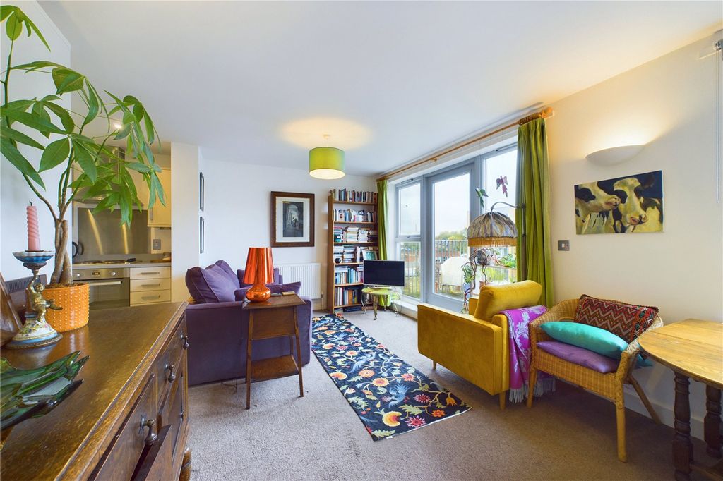 Property photo 2 of 13 Picture No. 16