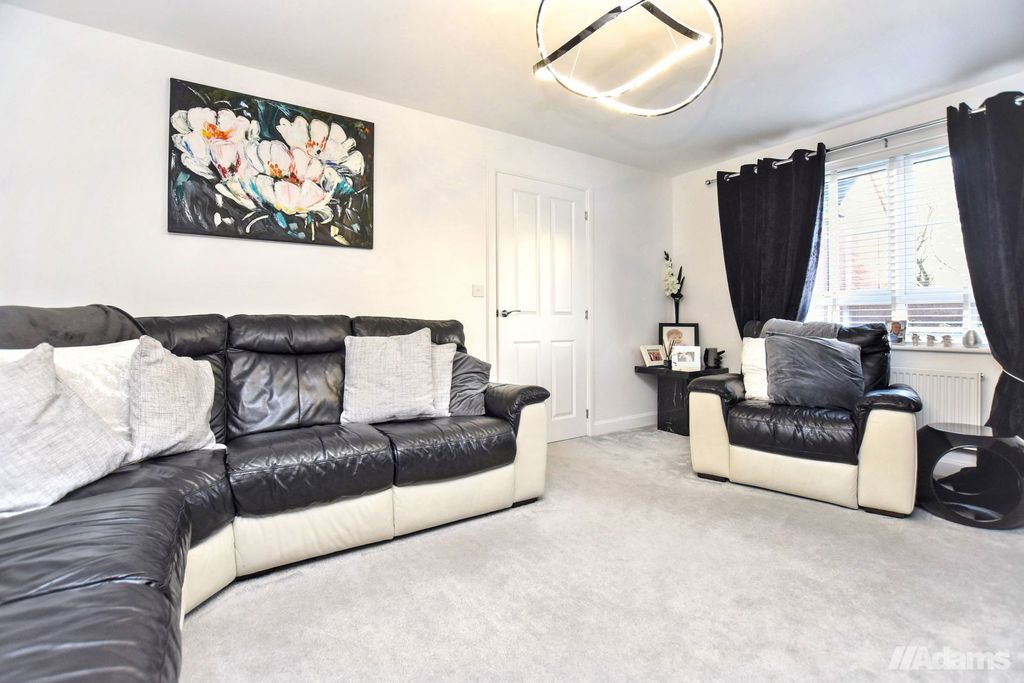 Property photo 2 of 33