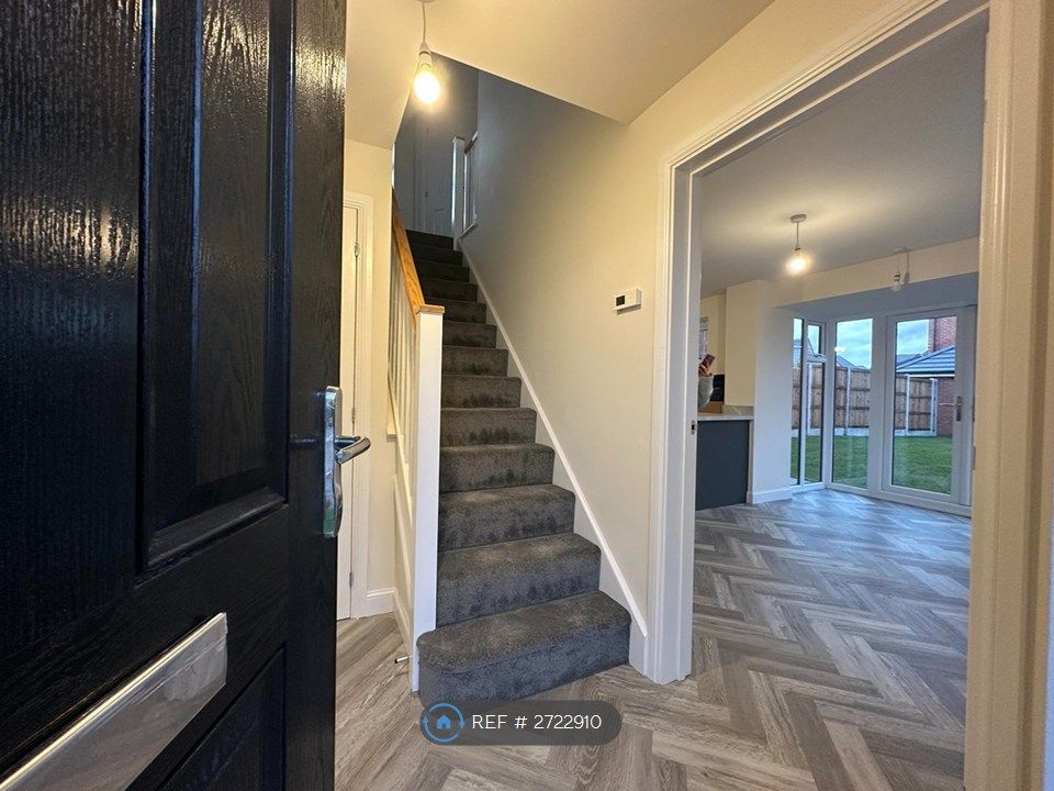 Property photo 2 of 35