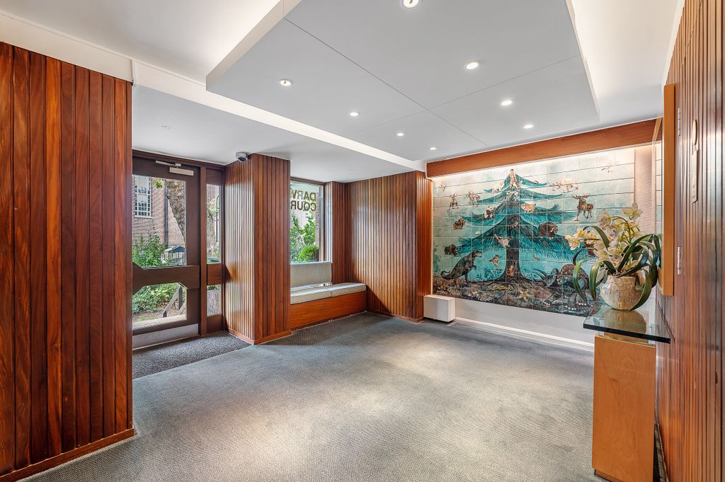 Property photo 3 of 11 Darwin Court