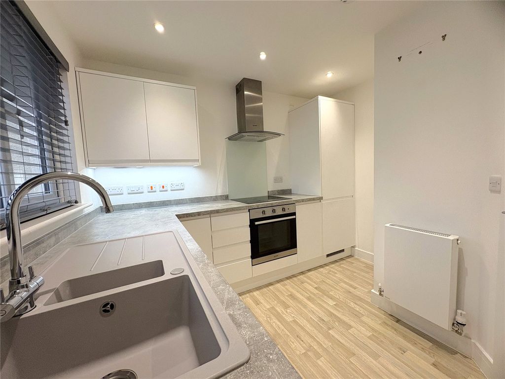 Property photo 2 of 13 Picture No. 14