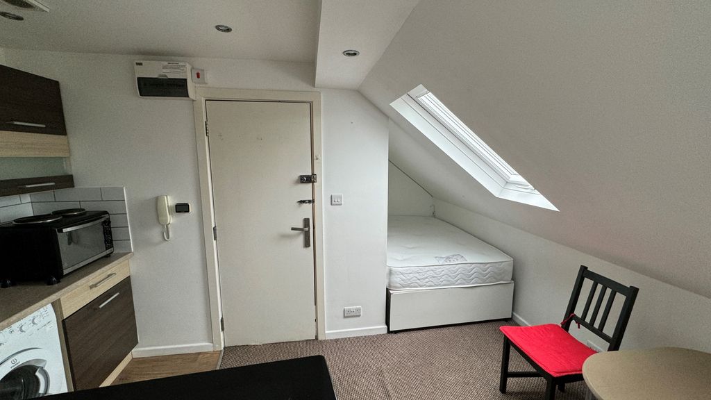 Property photo 2 of 7 Gallery