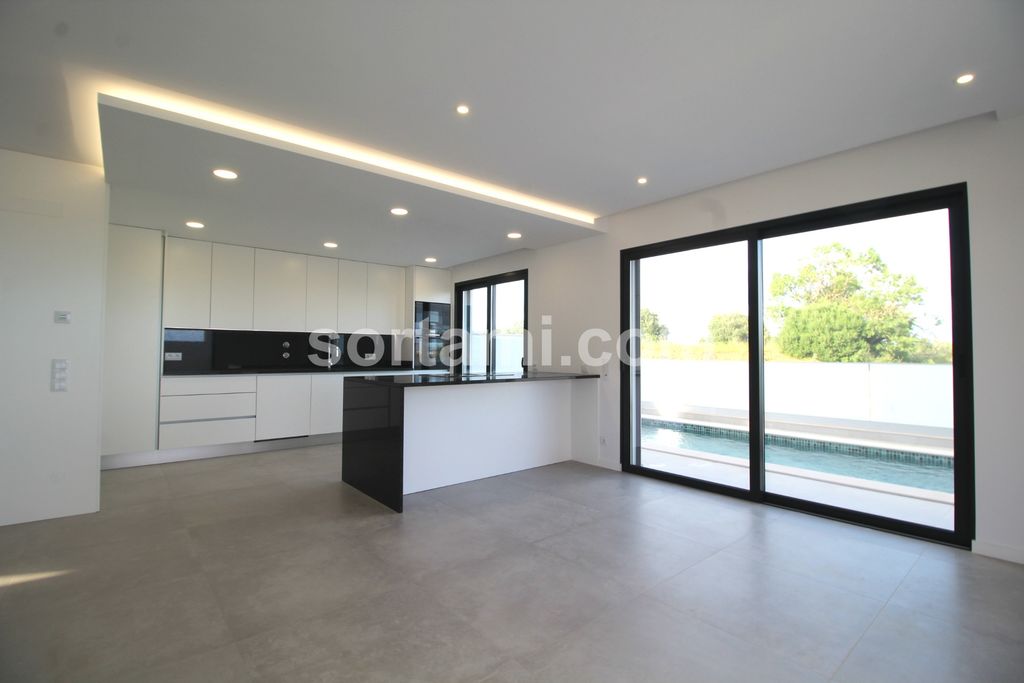 Property photo 2 of 51