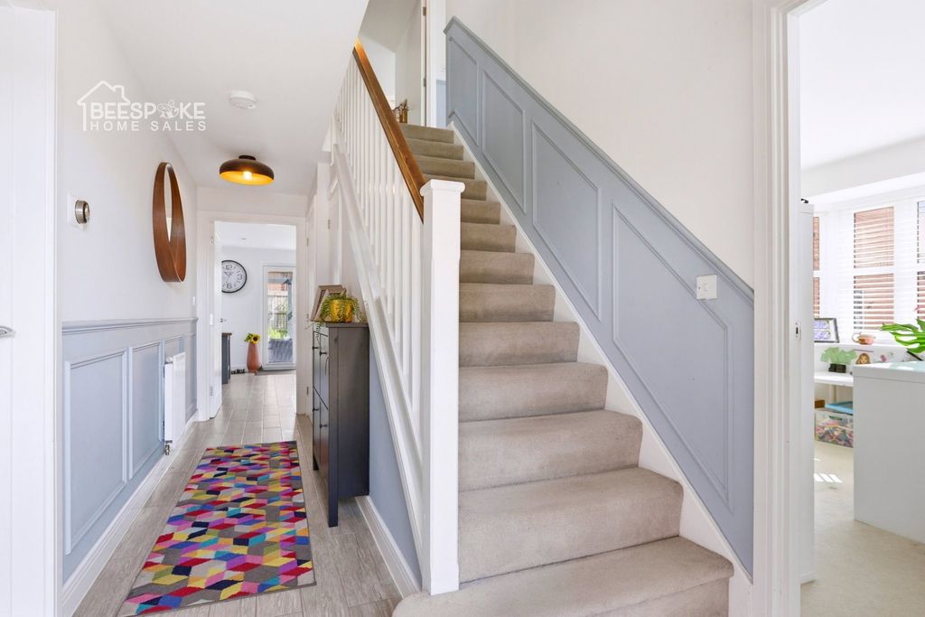 Property photo 3 of 44