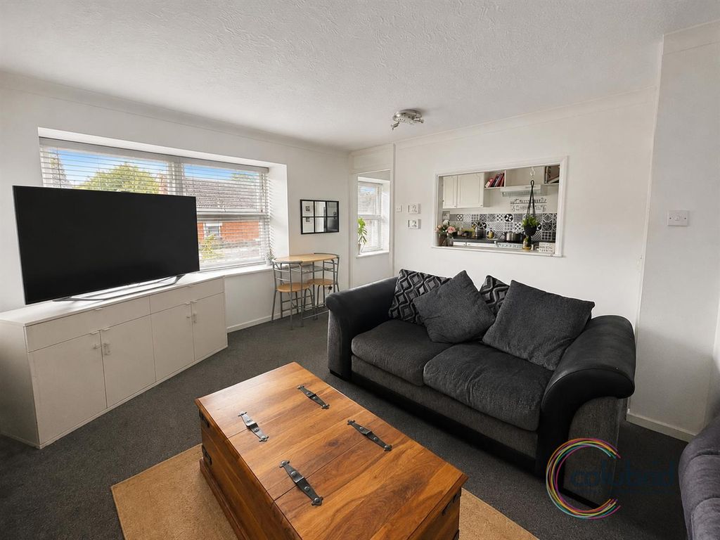 Property photo 2 of 13