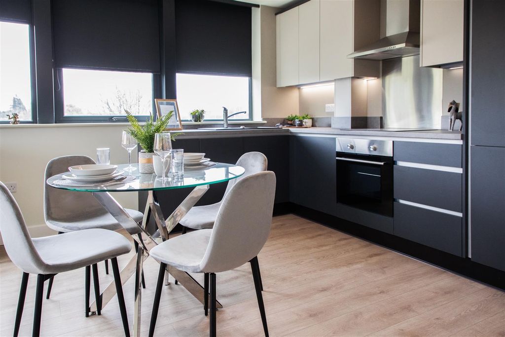 Property photo 2 of 27 2-Bed-Flat-2-.Jpg