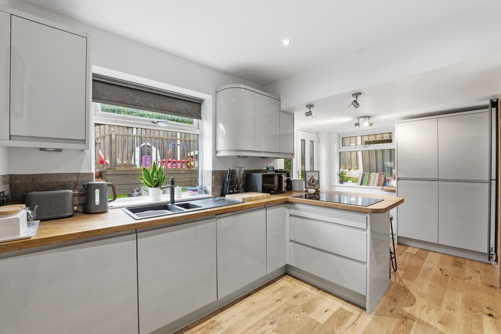 Property photo 2 of 35 Photo 21-11-2025, 10 50 08 (15)-Min