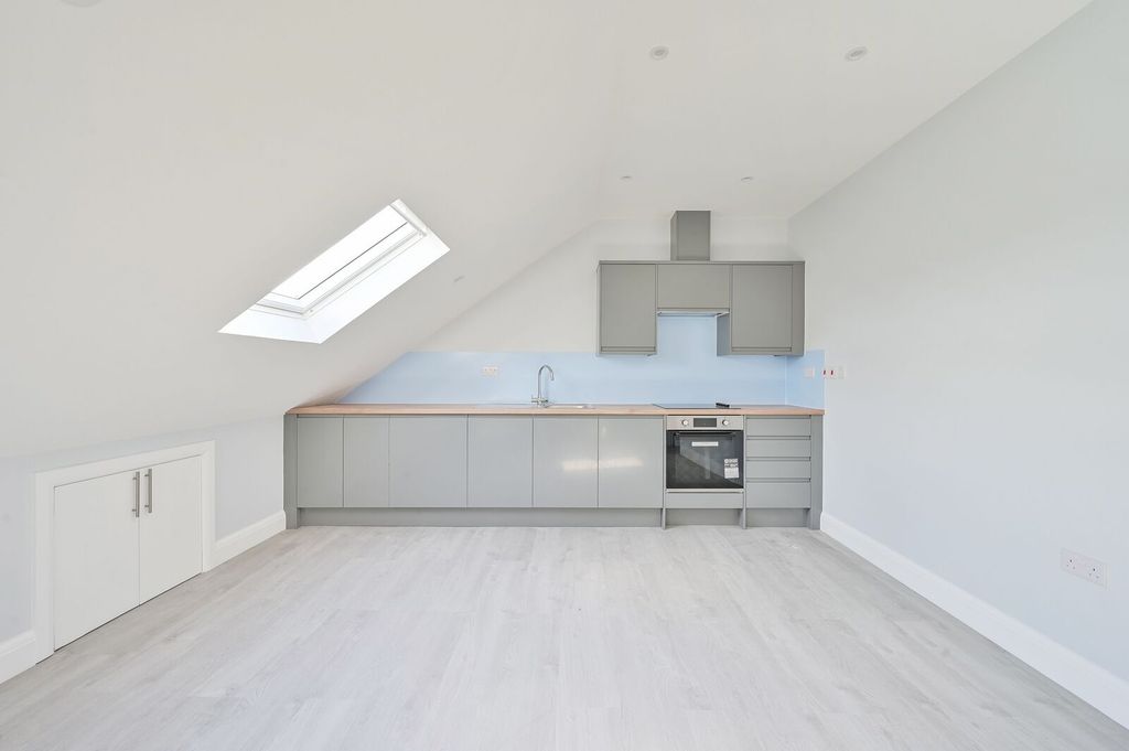 Property photo 2 of 3