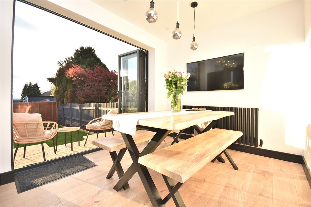 Property photo 3 of 21 Picture No. 11