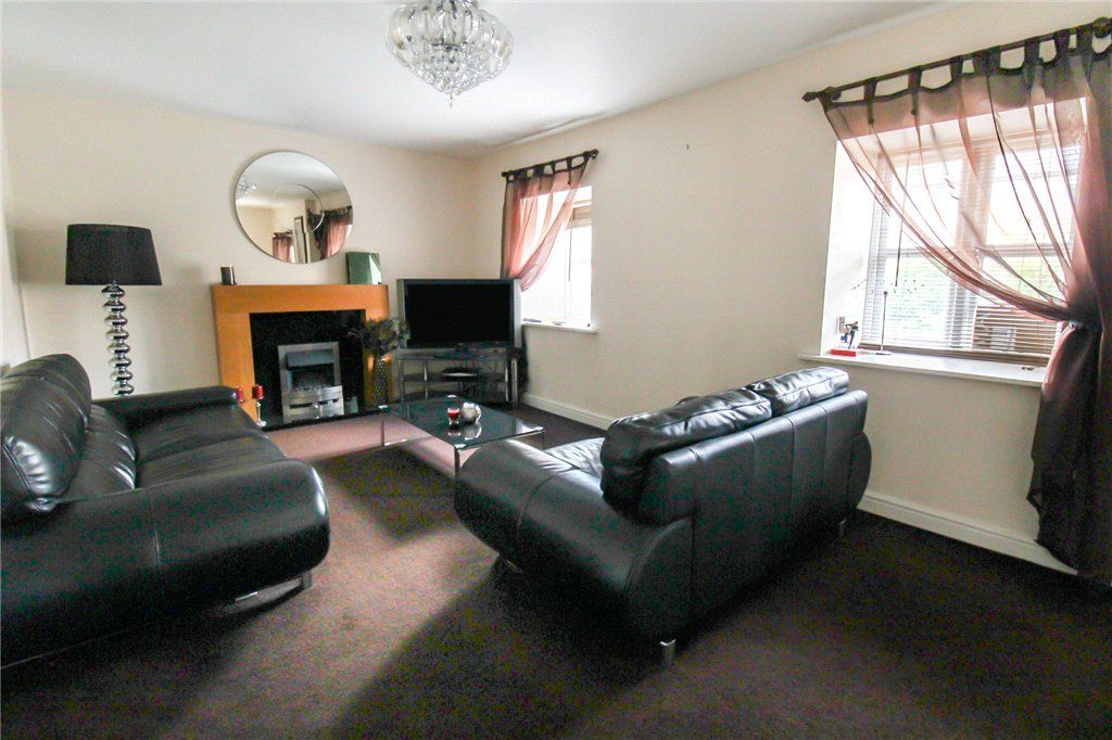 Property photo 2 of 14 Sitting Room