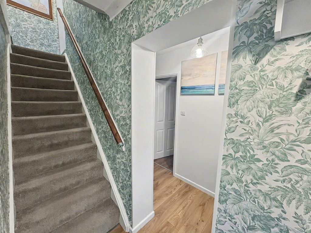 Property photo 2 of 35