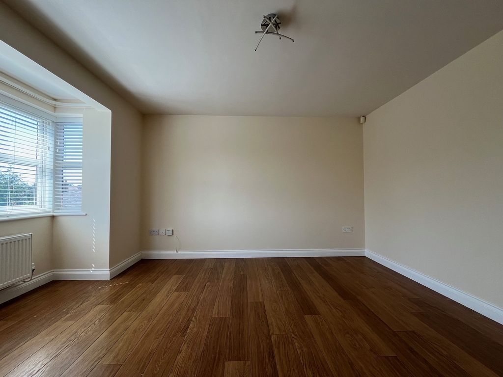 Property photo 3 of 18 Image