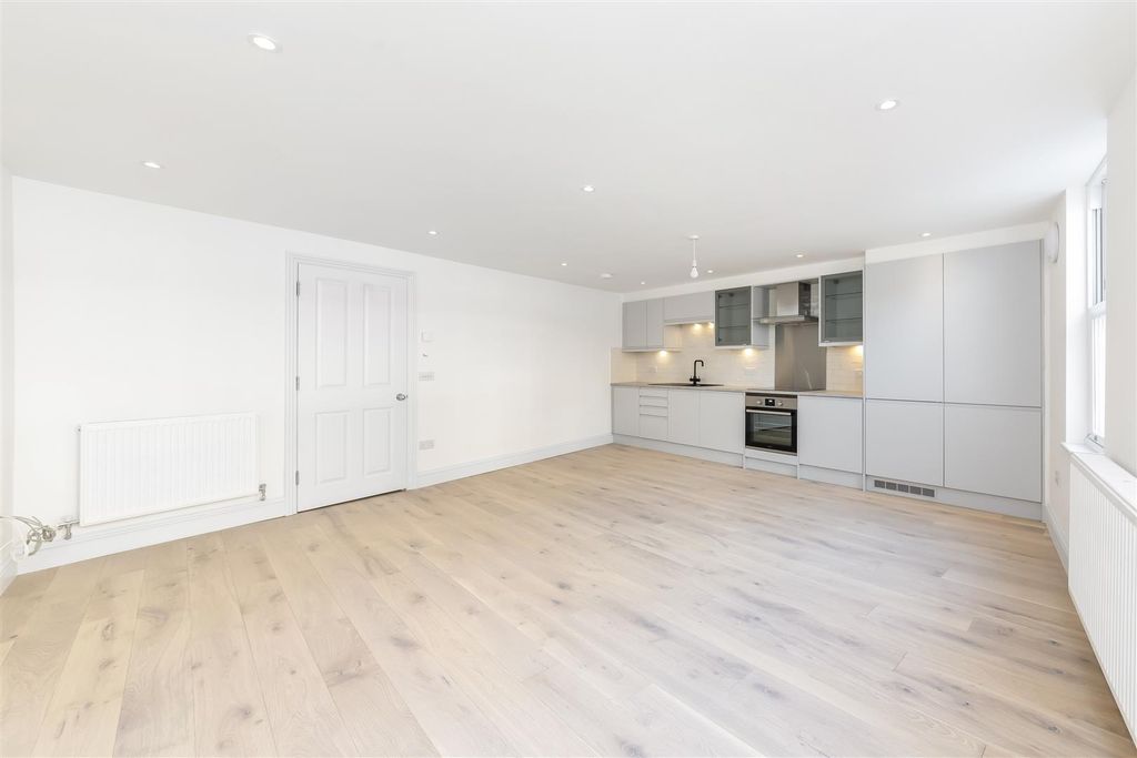 Property photo 3 of 11 Helliwell&amp;Co