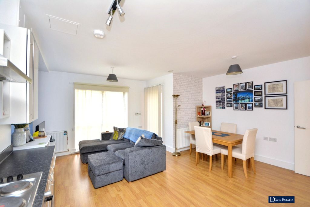 Property photo 3 of 7
