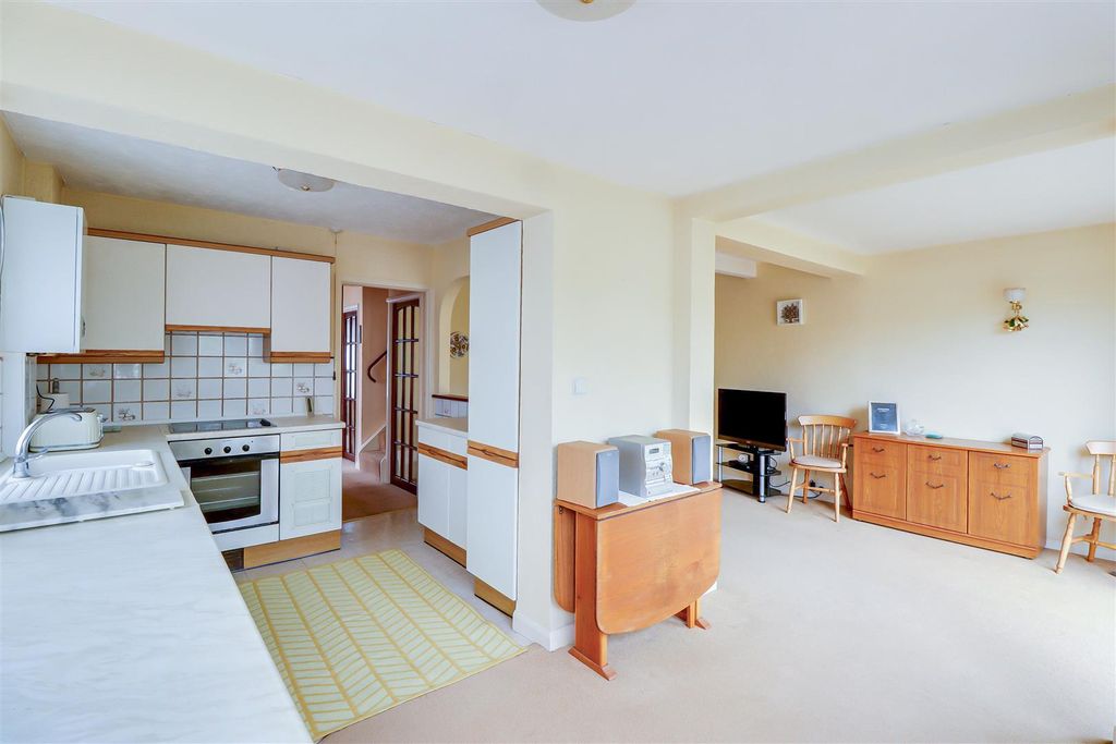 Property photo 3 of 21