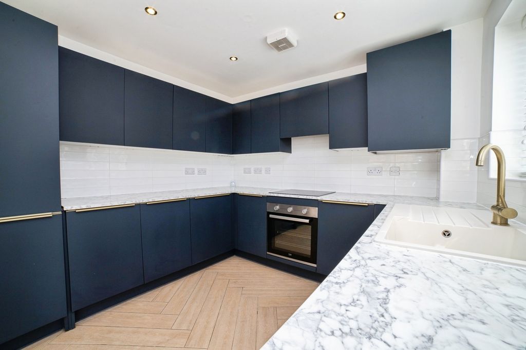 Property photo 3 of 18 Kitchen Diner