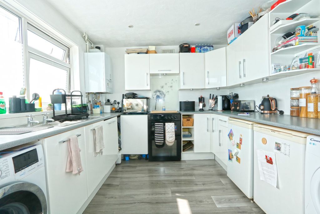 Property photo 2 of 11 5111944