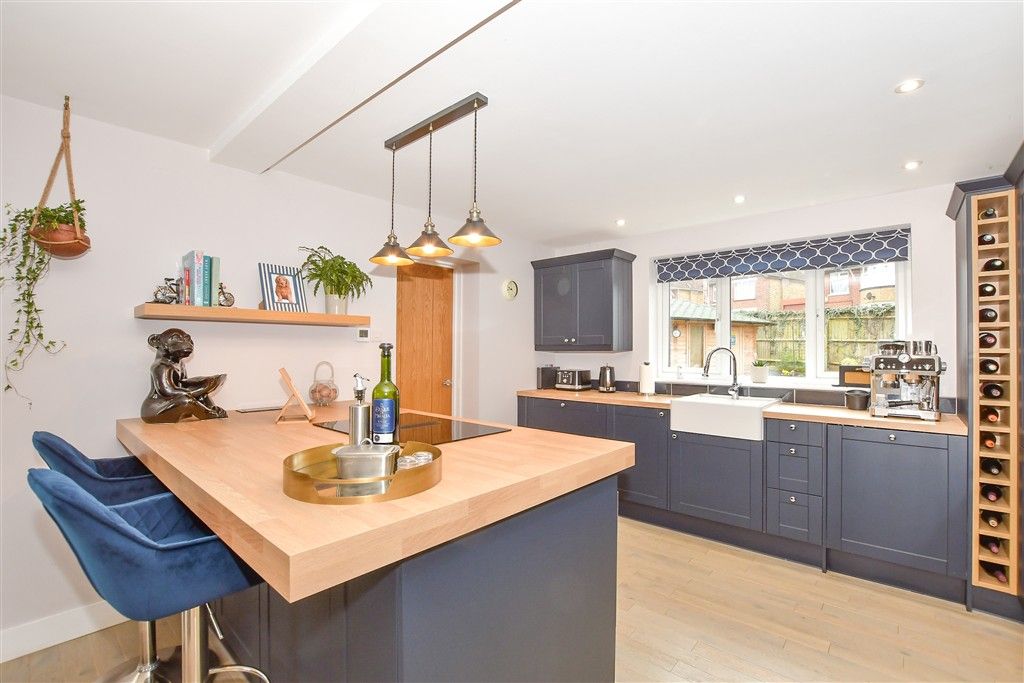 Property photo 3 of 22 Kitchen