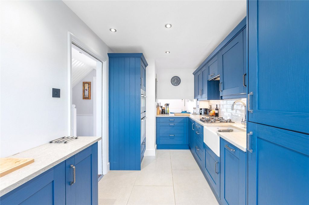 Property photo 3 of 11 Picture No. 18