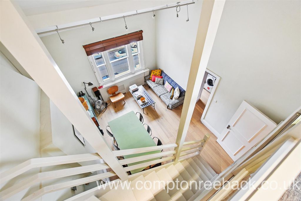 Property photo 1 of 8 Reception 1: