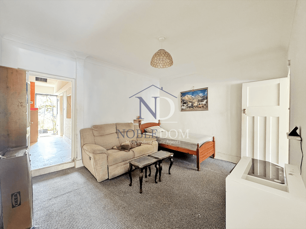 Property photo 2 of 13 Gallery
