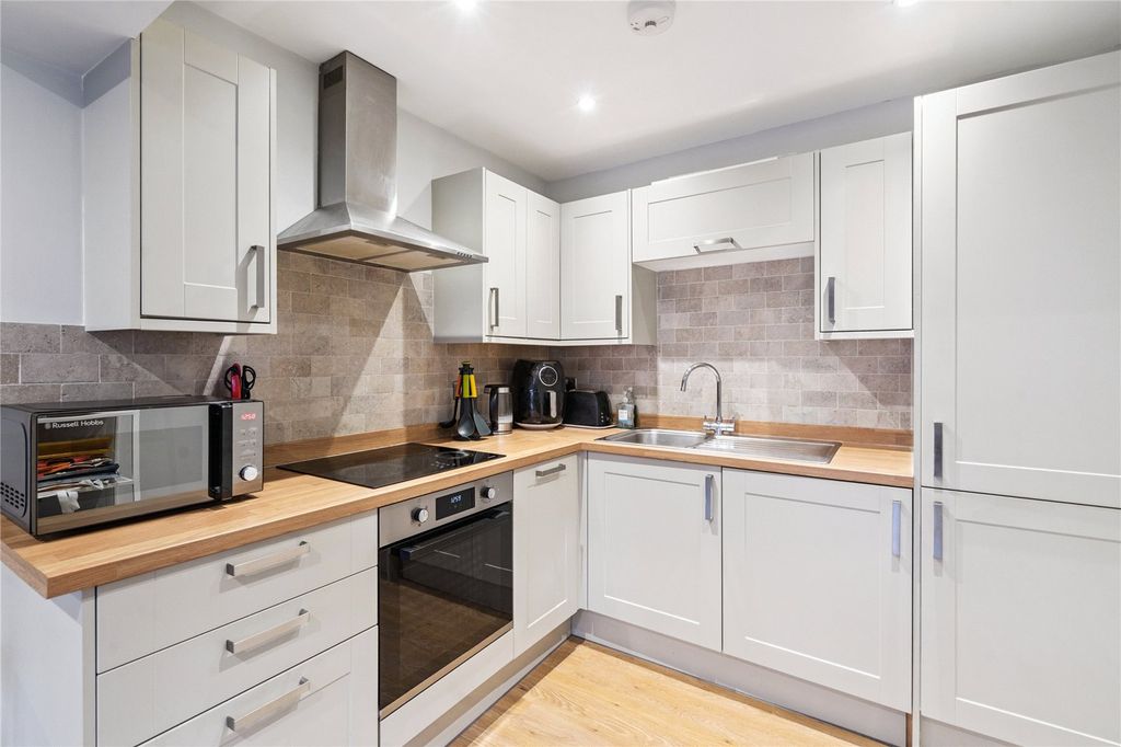 Property photo 2 of 9 Picture No. 08