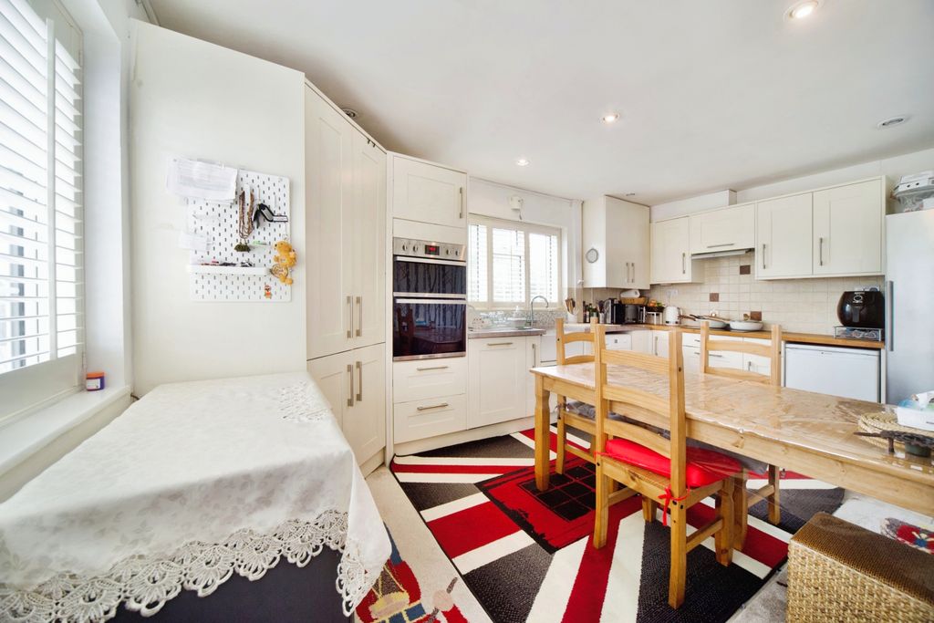Property photo 1 of 15 Kitchen/Diner