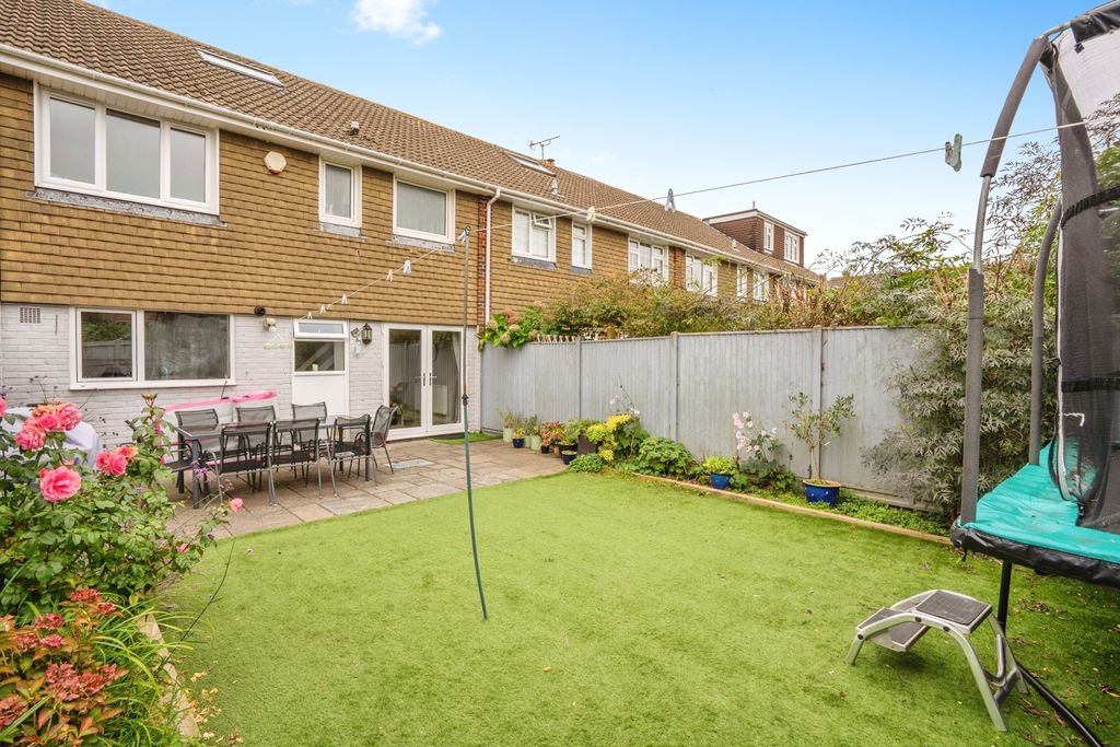 Property photo 2 of 16 Photo