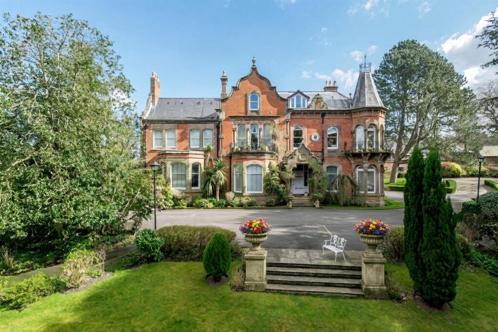 Property photo 1 of 33