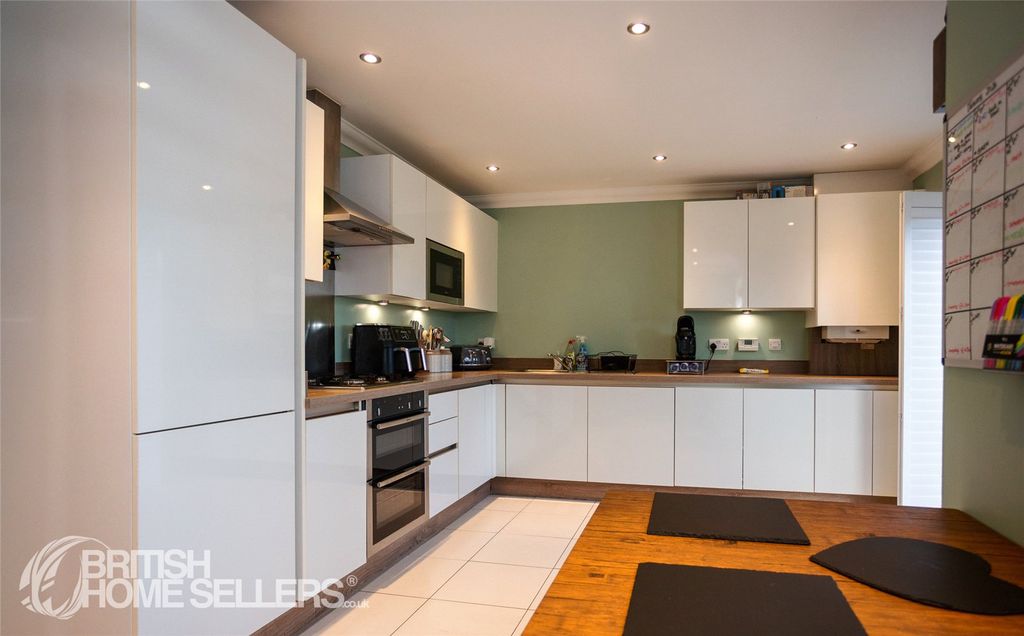 Property photo 2 of 32 Picture No. 29