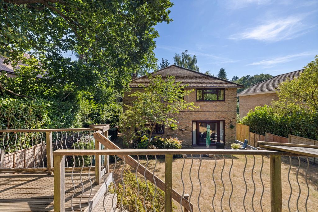 Property photo 1 of 32